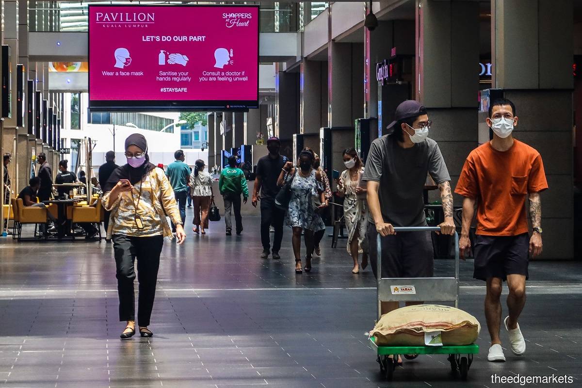 Bukit Bintang, Kuala Lumpur. With the latest additions, cumulative infections in the nation due to the coronavirus increased further to 2.07 million. (Photo by Zahid Izzani Mohd Said/The Edge)